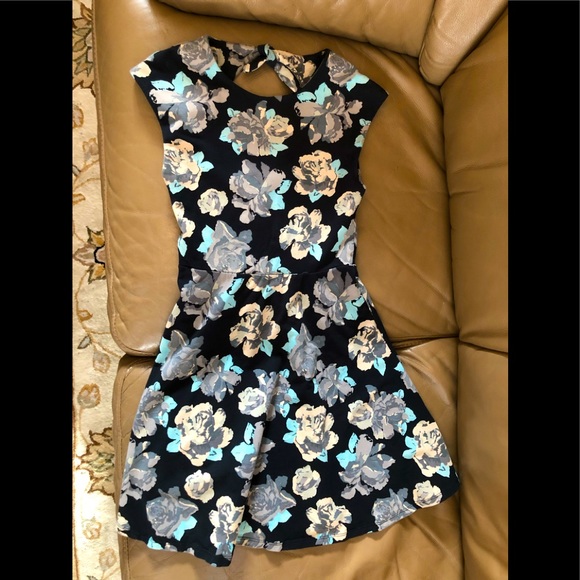 Aritzia Talula, Size Small, Round Neck, Sleeveless Mini Dress, EUC